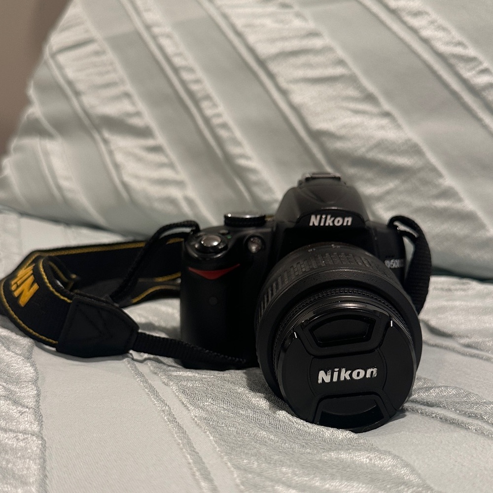 Nikon D5000 17-55 VR Kit Camera